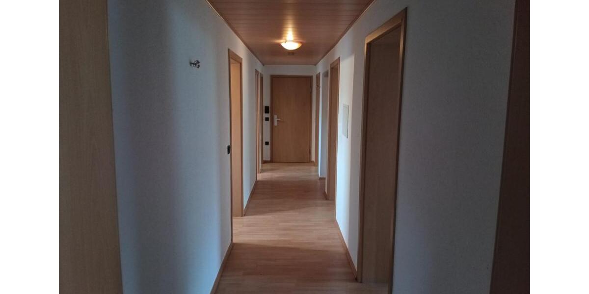 Etagenwohnung Illingen - 4 Zimmer, 90 m&sup2;, 1.400&euro; | Angebot:26338869