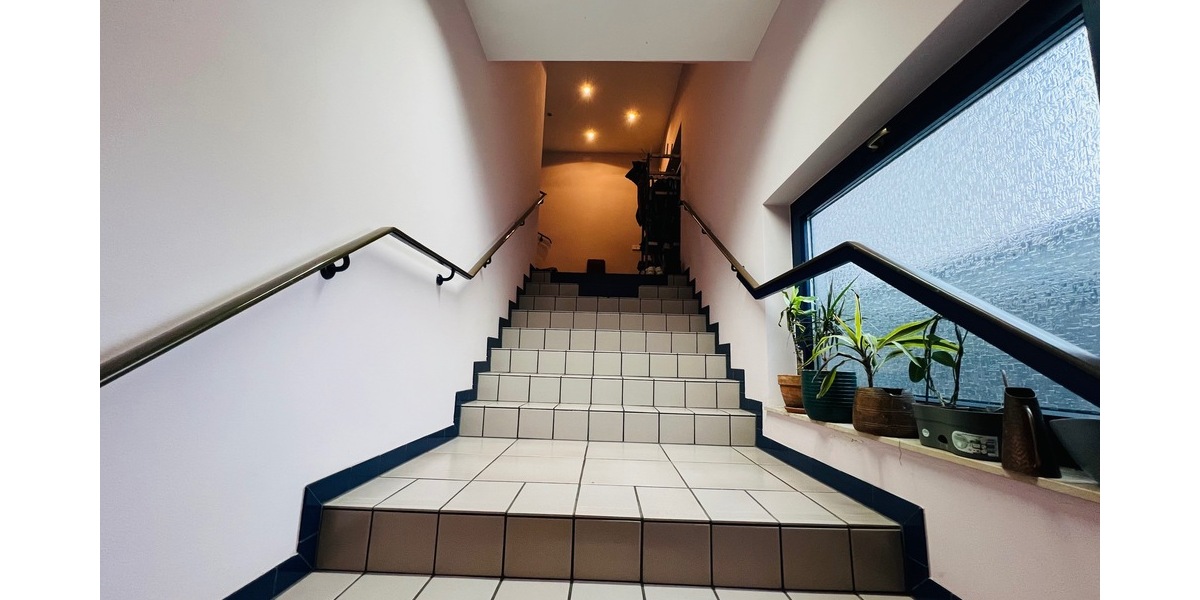 Ehem. Kirche mit Charakter − vielseitig nutzbares Gebäude für Wohn- und Gewerbezwecke 4.5 zimmer