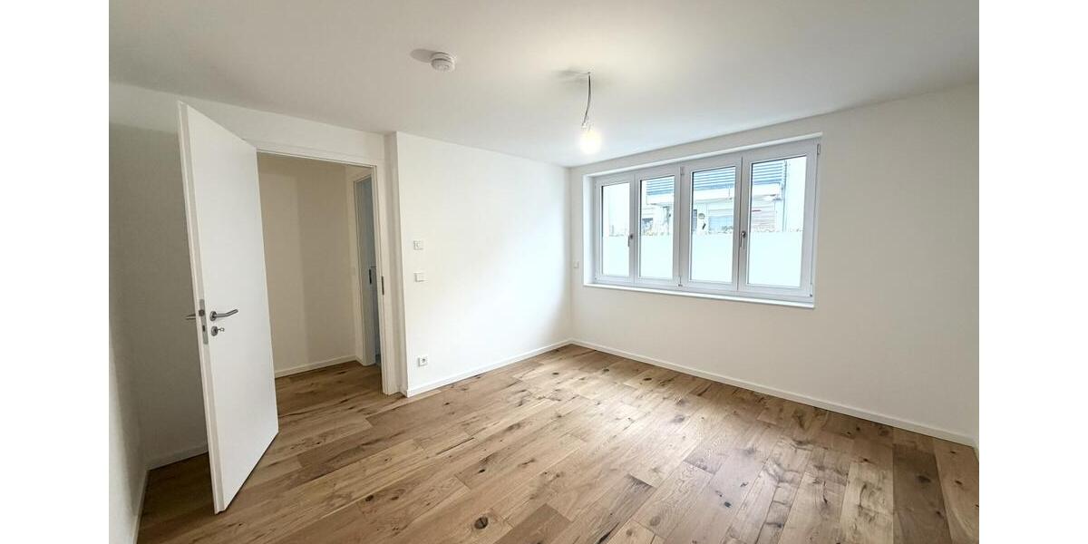Erdgeschoßwohnung Sindelfingen - 2 Zimmer, 73 m&sup2;, 1.080&euro; | Angebot:26532468