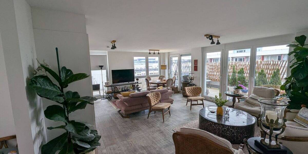 Terrassenwohnung Sindelfingen Mitte - 3 Zimmer, 108 m&sup2;, 1.650&euro; | Angebot:26471229