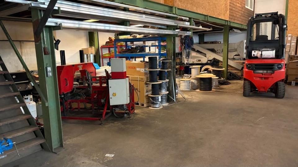 Gewerbehalle für Lager, Produktion oder Logistik zimmer