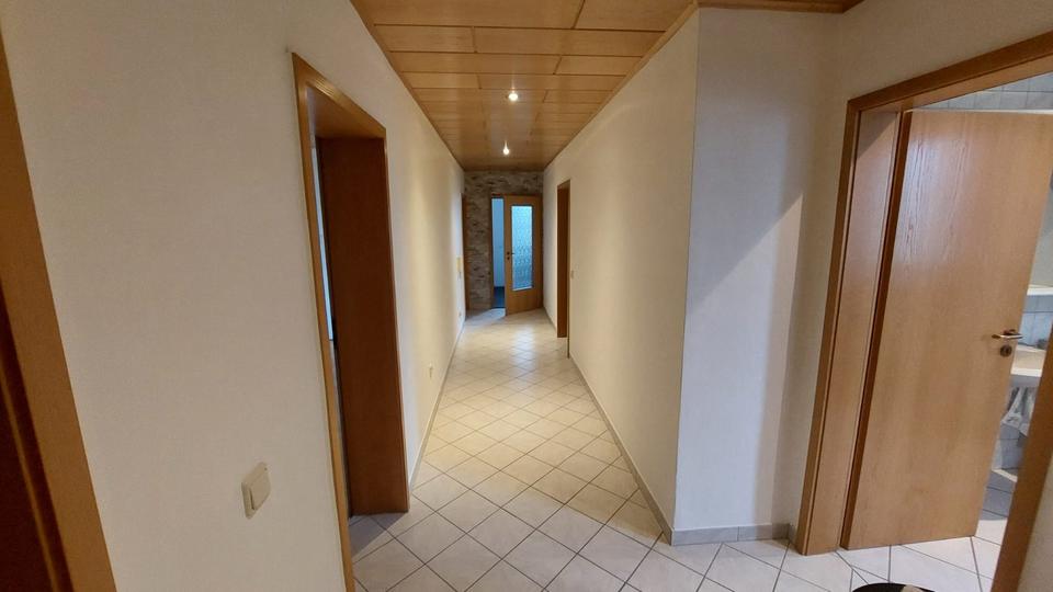 4-Zimmer-Wohnung mit 2 Balkonen in Kraichtal-Neuenbürg 4 zimmer