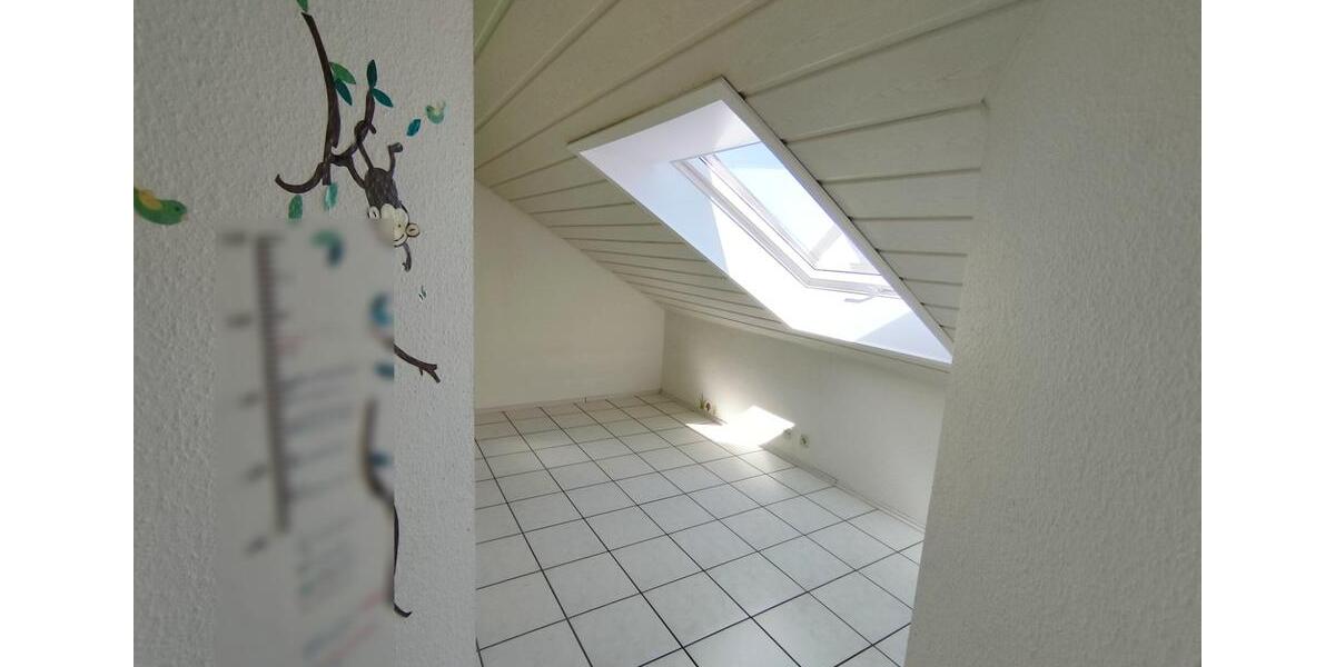 Dachgeschoßwohnung Neuenbürg - 3.5 Zimmer, 85 m&sup2;, 980&euro; | Angebot:26354841