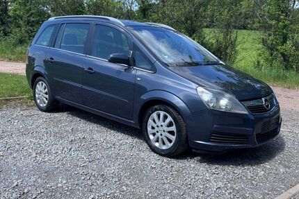 Opel Zafira 204.000 km 2.800 &euro; Illingen/Schützingen 75428