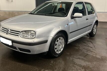 VW Golf 95.000 km 2.399 &euro; Aidlingen 71134