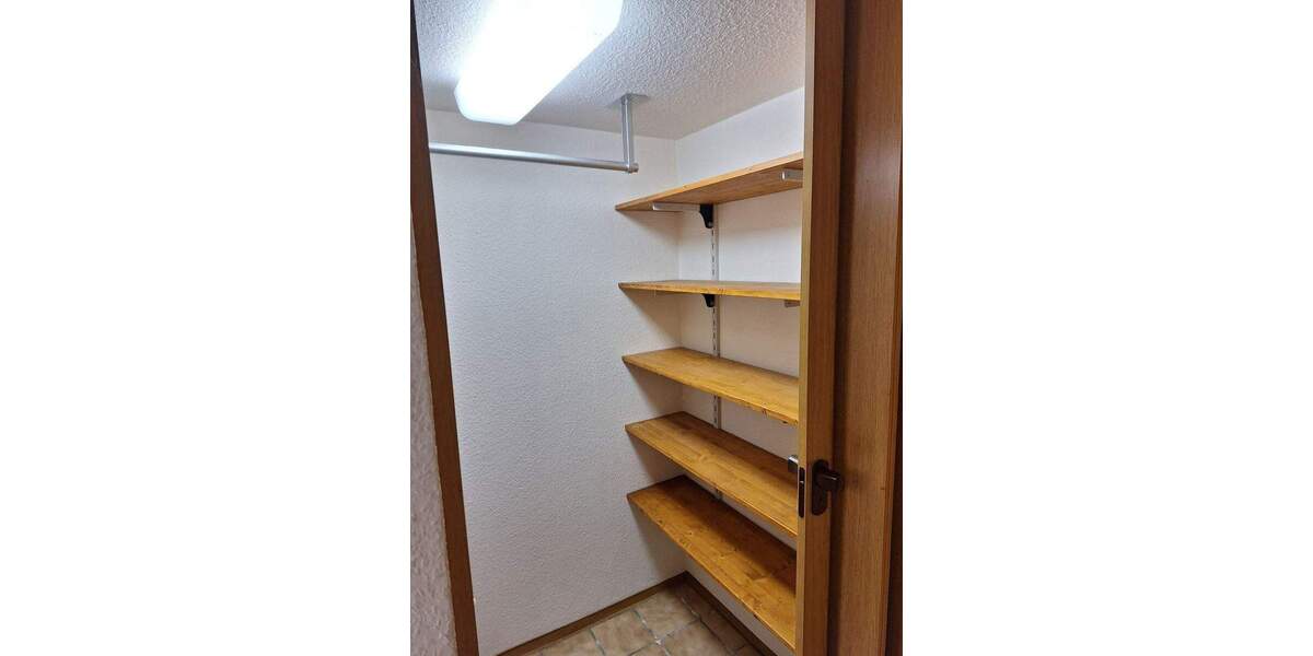 Reserviert! Sofort einziehen! Gepflegte, unterkellerte DHH in NeureutKirchfeld in ruhiger Lage, mit großem pflegeleichten Garten in Wald- u. Seenähe 4 zimmer