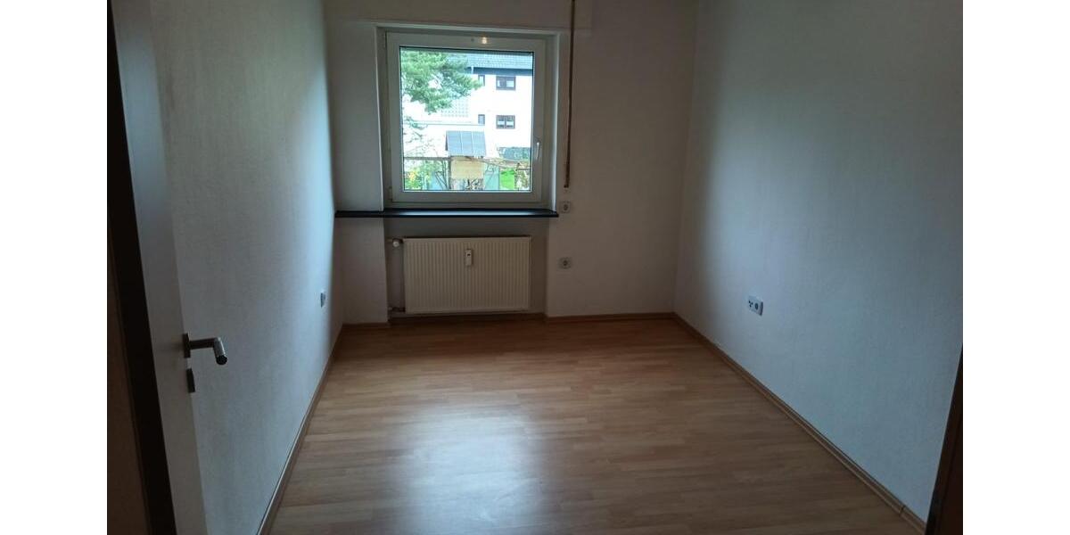 Etagenwohnung Illingen - 4 Zimmer, 90 m&sup2;, 1.400&euro; | Angebot:26338869