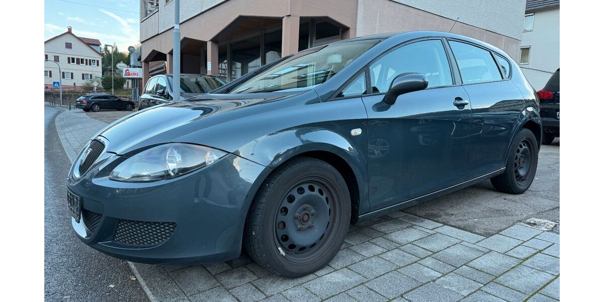 Seat Leon 184.043 km 2.499 € Bad Wildbad 75323