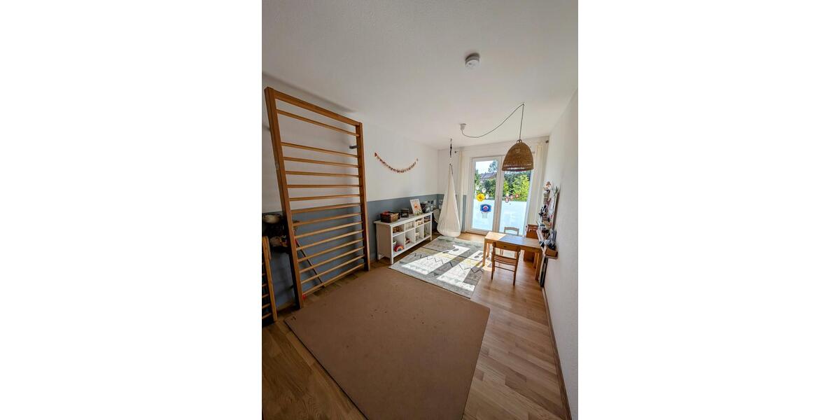 „Raus ins Grüne“ und trotzdem zentral?! Modernes, neuwertiges RMH 6 zimmer