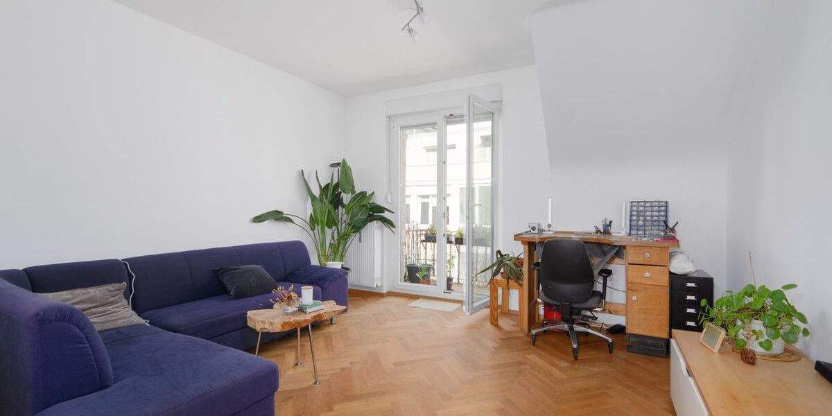 Stilvolle 2,5-Zimmer-Altbauwohnung mit hochwertiger Ausstattung und Ausbaureserve im DG! 2 zimmer