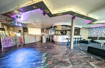 WER IM GLASHOUSE SITZT, SOLLTE LAUTER DREHEN - Gewerbeobjekt Leonberg | Angebot:27359682