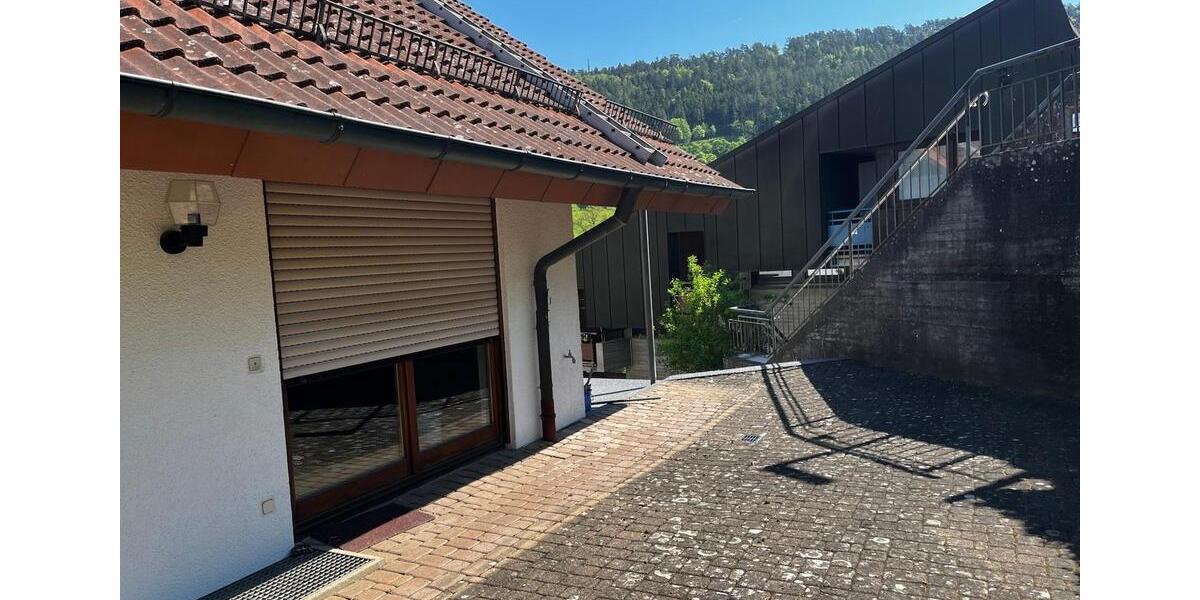 Doppelhaushälfte Wildberg - 10 Zimmer, 277 m&sup2;, 460.000&euro; | Angebot:27122759