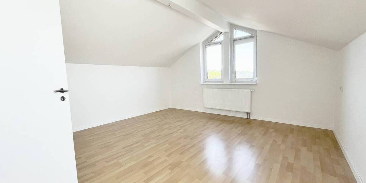 Etagenwohnung Pforzheim Südweststadt - 3 Zimmer, 103 m&sup2;, 1.190&euro; | Angebot:26868779