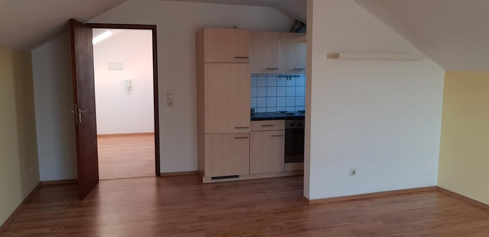 Dachgeschoßwohnung Wiernsheim - 1 Zimmer, 40 m&sup2;, 350&euro; | Angebot:26094557