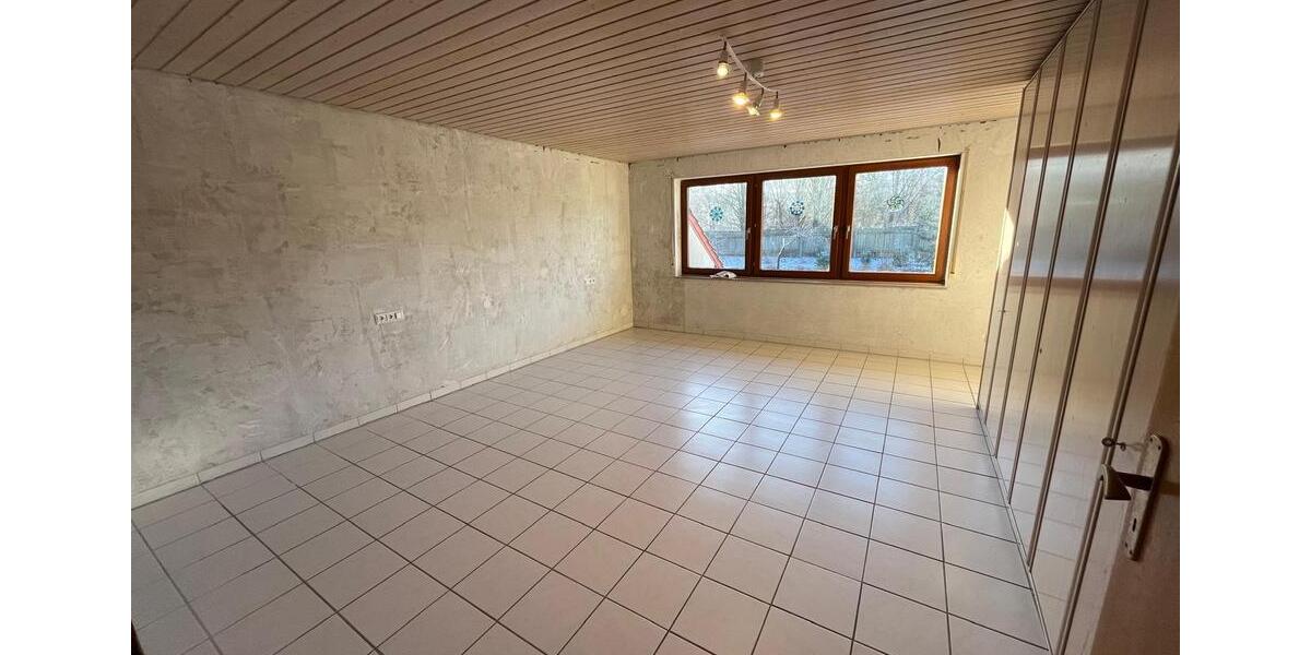 Einfamilienhaus Leonberg - 7 Zimmer, 192 m&sup2;, 2.000&euro; | Angebot:26357981