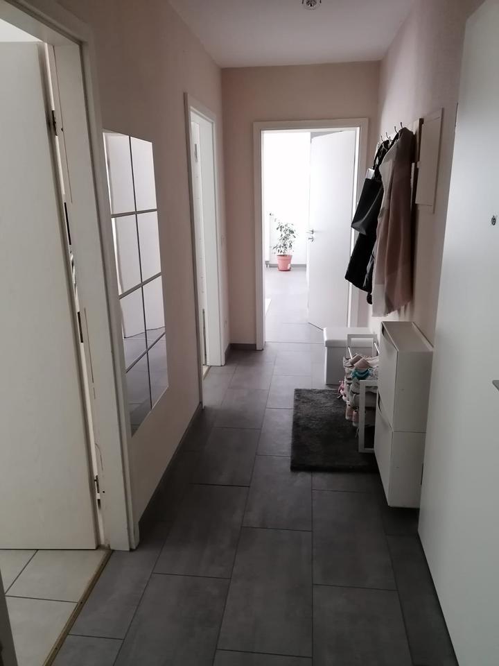 2 Zi-Wohn. (Erweiterung zur 3 Zi-Wohnung (100 qm) möglich)