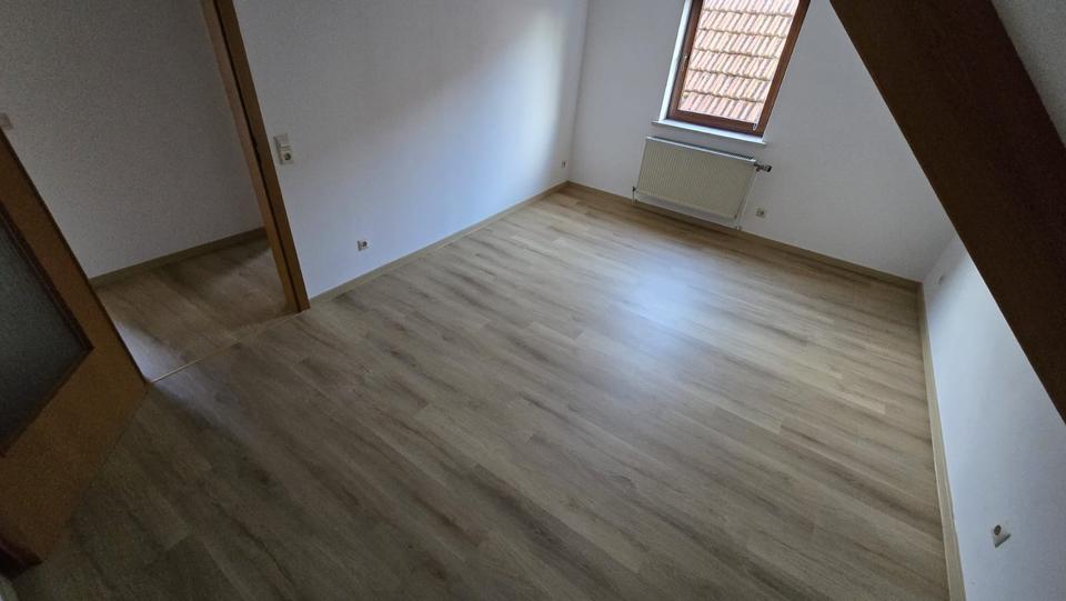 Dachgeschoßwohnung Weil der Stadt - 3 Zimmer, 77 m&sup2;, 750&euro; | Angebot:25802931