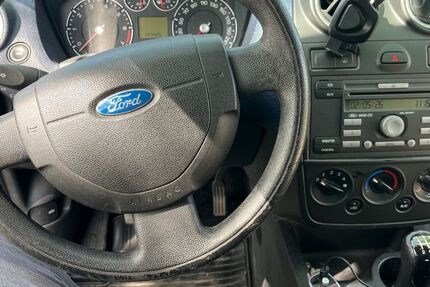 Ford Fiesta 147.000 km 1.850 &euro; Karlsruhe 76133