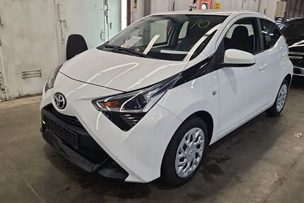 Toyota Aygo (X) 58.236 km 10.990 &euro; Bretten 75015