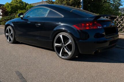 Audi TT 210.000 km 8.999 &euro; Neubulach 75387