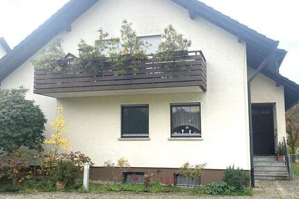 freistehendes gepflegtes 3-Familienhaus mit Doppelgarage 9 zimmer