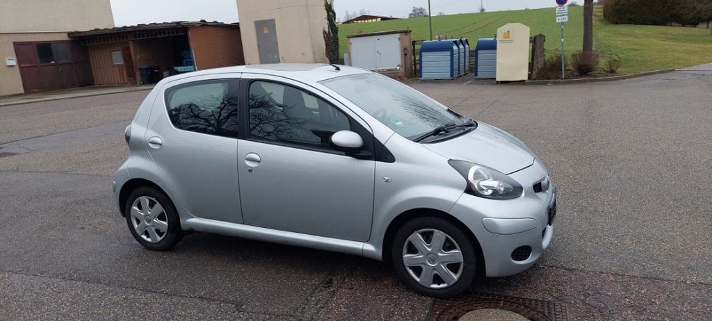 Toyota Aygo (X) 122.681 km 2.999 € Leonberg Gebersheim 71229