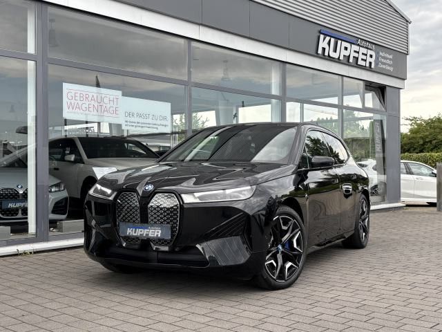 BMW iX 9.260 km 73.900 € Vaihingen / Enz 71665