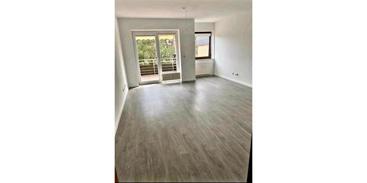 In 23730 Neustadt: Helle, neuw. 2-Z-Wg. EBK, Balk, Gar., EBS 2 zimmer