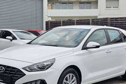 Hyundai i30 17.341 km 17.500 € Leonberg 71229