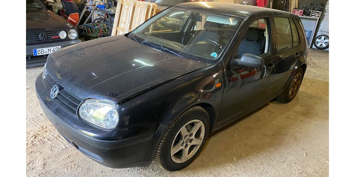 VW Golf 215.000 km 1.250 &euro; Leonberg 71229