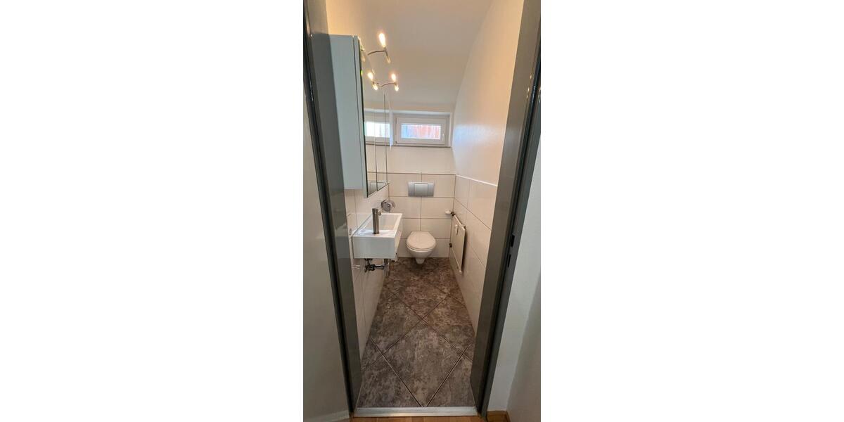 Charmante, sonnige 3-Zimmer-Wohnung mit Garage, Garten, Pergola 3 zimmer