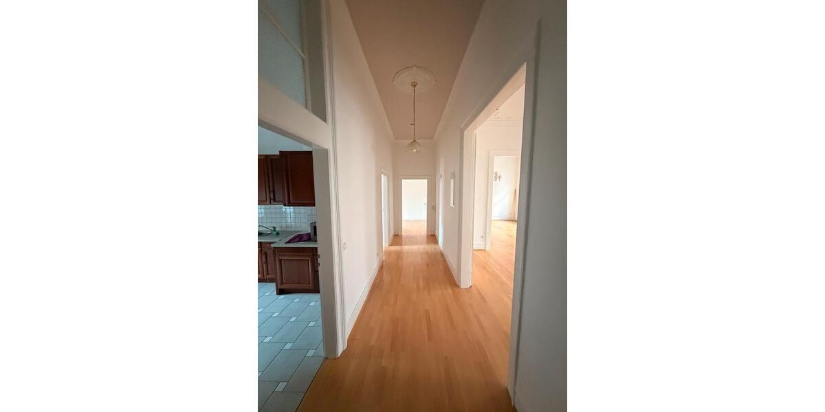 Altbauwohnung in zentraler Lage von Wiesbaden 4 zimmer