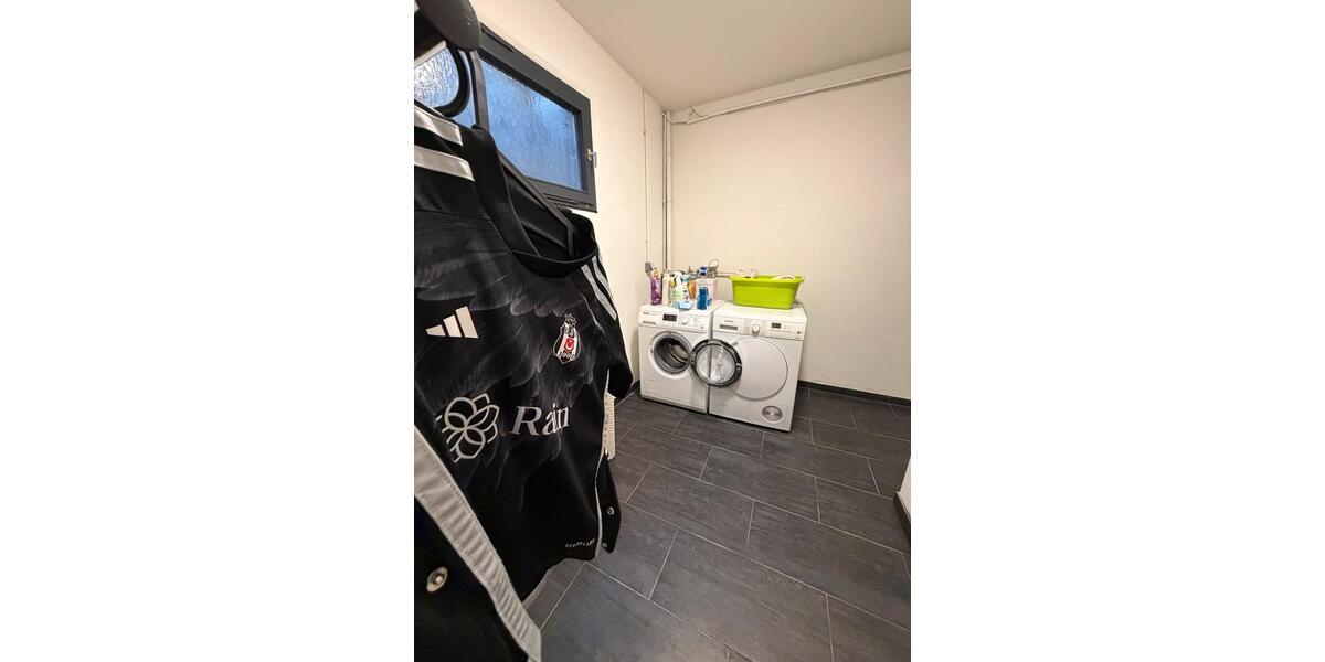 Einfamilienhaus Sachsenheim - 6 Zimmer, 230 m&sup2;, 900.000&euro; | Angebot:27133490