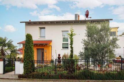 Großzügiges Familienparadies: Ihr Traumhaus wartet in Pforzheim-Eutingen 6 zimmer