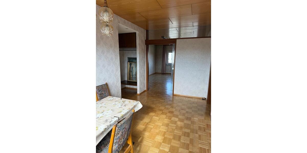 Etagenwohnung Leonberg - 4.5 Zimmer, 108 m&sup2;, 1.700&euro; | Angebot:26582415