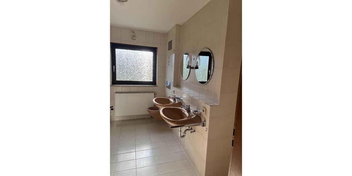 Bungalow Vaihingen an der Enz - 7 Zimmer, 190 m&sup2;, 625.000&euro; | Angebot:26906851