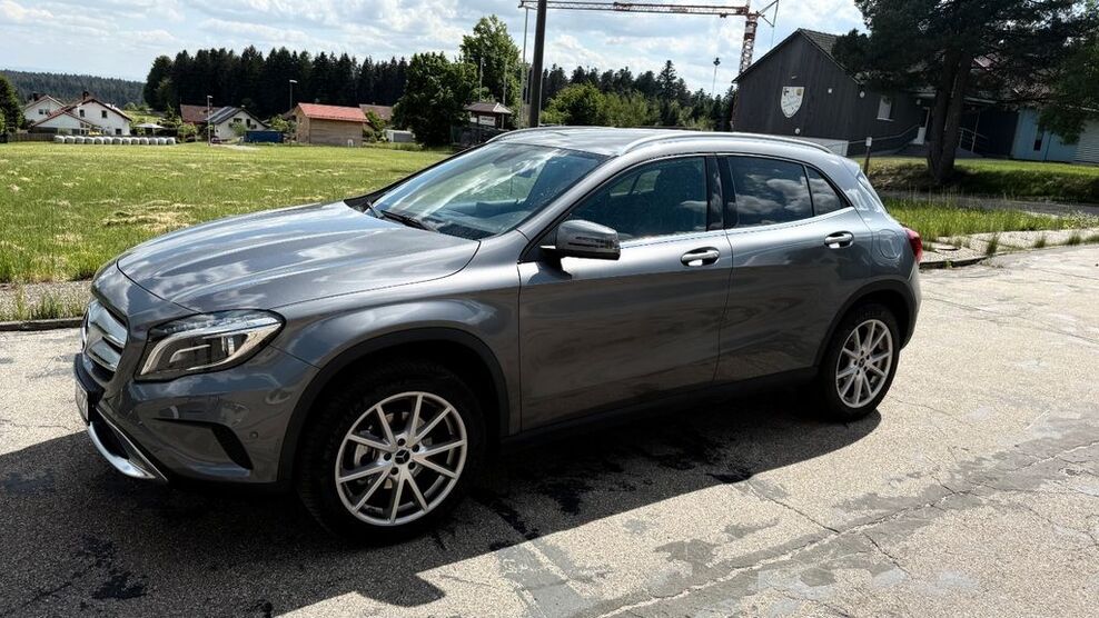 Mercedes-Benz GLA 200 122.000 km 16.499 € Neuweiler 75389