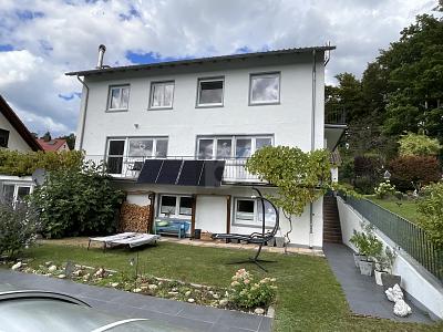 TRAUMHAFTER BLICK IN SÜDHANGLAGE MIT POOL