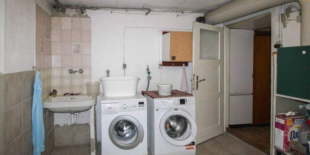 Einfamilienhaus Calw - 7 Zimmer, 180 m&sup2;, 329.000&euro; | Angebot:25710900