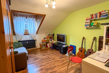 Ruhige 3-Zimmer-Dachgeschosswohnung mit Balkon & Carport – Kapitalanlage mit Potenzial - Wohnung Bad Wildbad Calmbach | Angebot:25782367