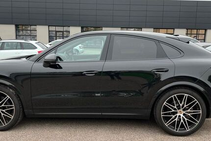 Porsche Cayenne 5.950 km 97.999 € Stuttgart 70499