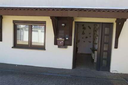 Haus Straubenhardt - 6 Zimmer, 208 m&sup2;, 450.000&euro; | Angebot:27643868