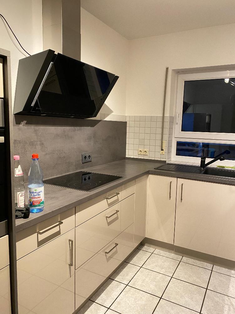 *** Großzügige 4-Zi.-Mietwohnung in Karlsdorf *** 4 zimmer