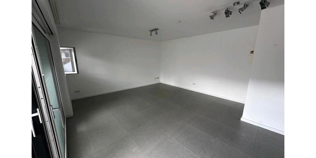 Terrassenwohnung Pforzheim Weststadt - 1 Zimmer, 35 m&sup2;, 680&euro; | Angebot:26295445
