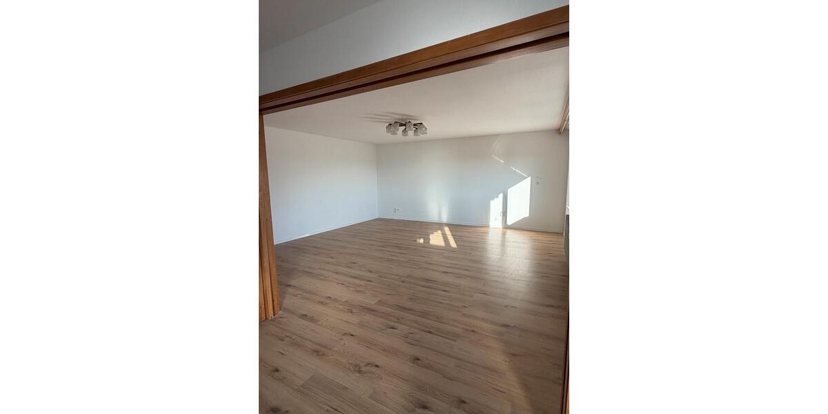 Etagenwohnung Rutesheim - 5 Zimmer, 123 m&sup2;, 1.350&euro; | Angebot:25760632