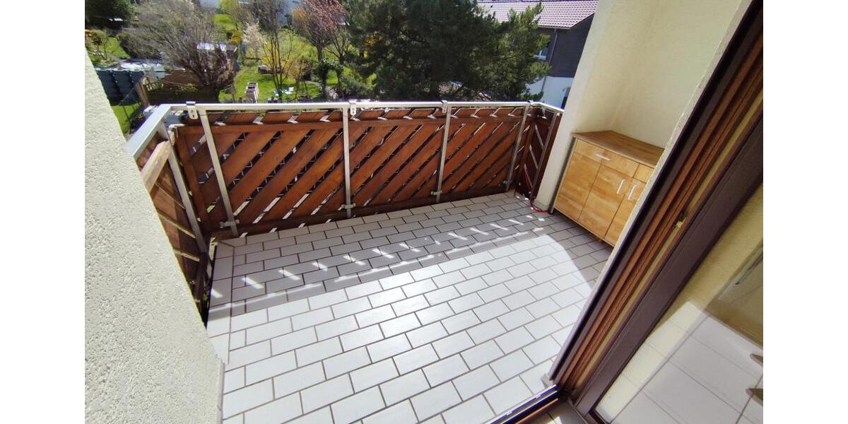 Dachgeschoßwohnung Neuenbürg - 3.5 Zimmer, 85 m&sup2;, 980&euro; | Angebot:26354841