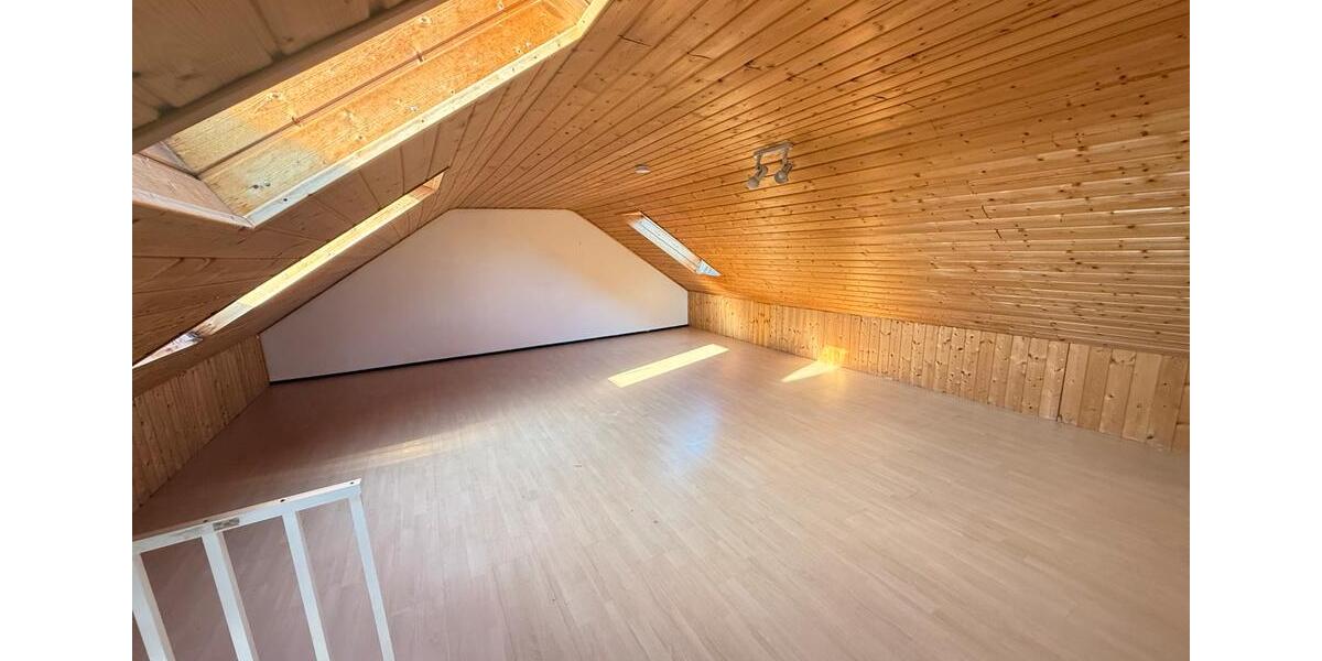 Etagenwohnung Karlsruhe Hagsfeld - 5 Zimmer, 110 m&sup2;, 1.500&euro; | Angebot:25783455