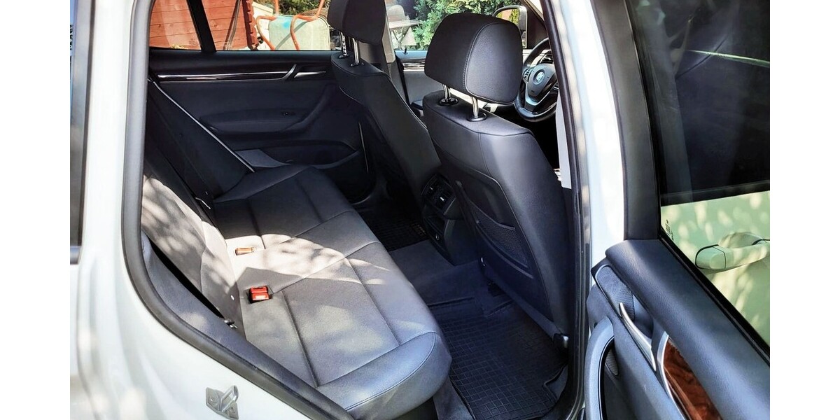 BMW X3 194.000 km 18.600 € Doluje 