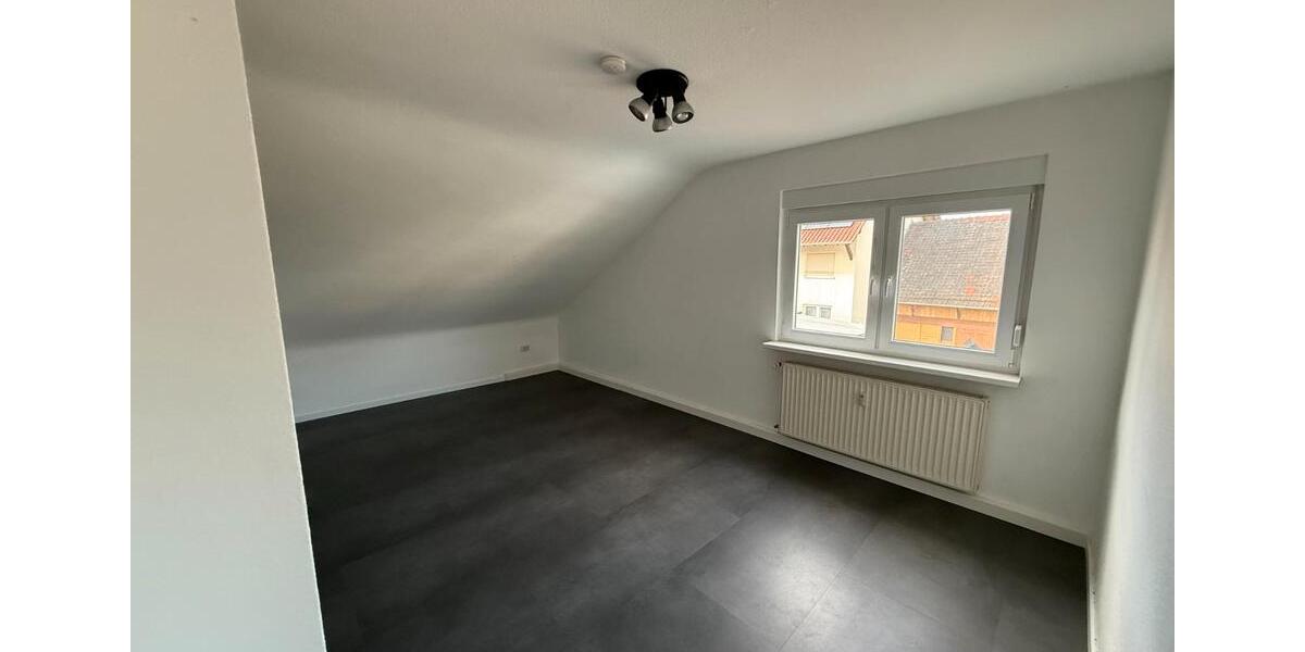 Dachgeschoßwohnung Walzbachtal - 2.5 Zimmer, 70 m&sup2;, 700&euro; | Angebot:26086197