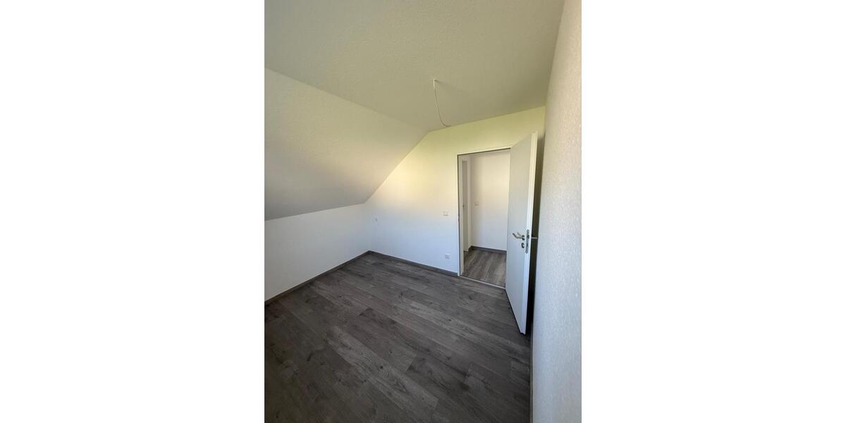Dachgeschoßwohnung Calw - 3 Zimmer, 67 m&sup2;, 950&euro; | Angebot:26373749